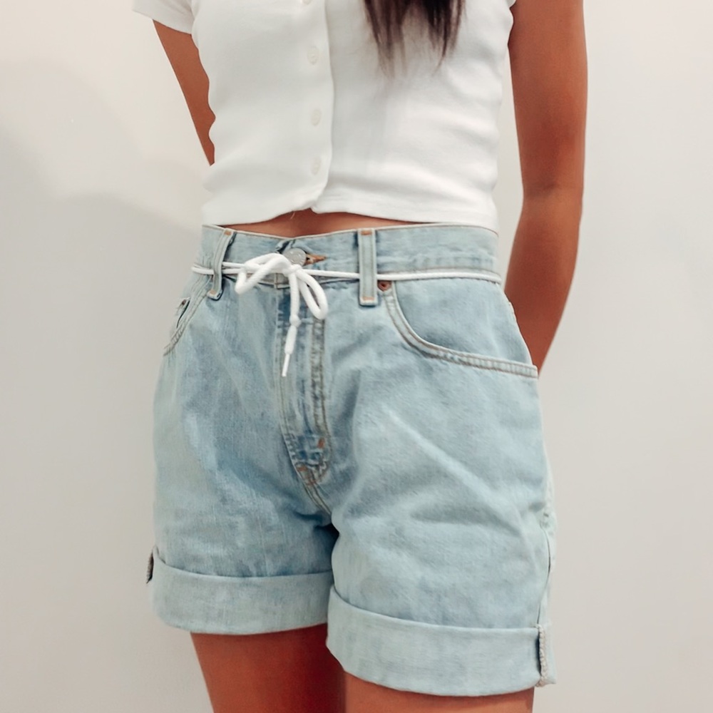 SOLD❗️ LEVI’s bermuda mom shorts